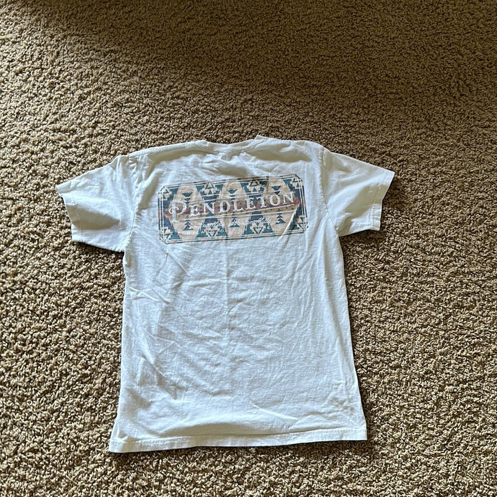 Pendleton mens medium cotton tee.